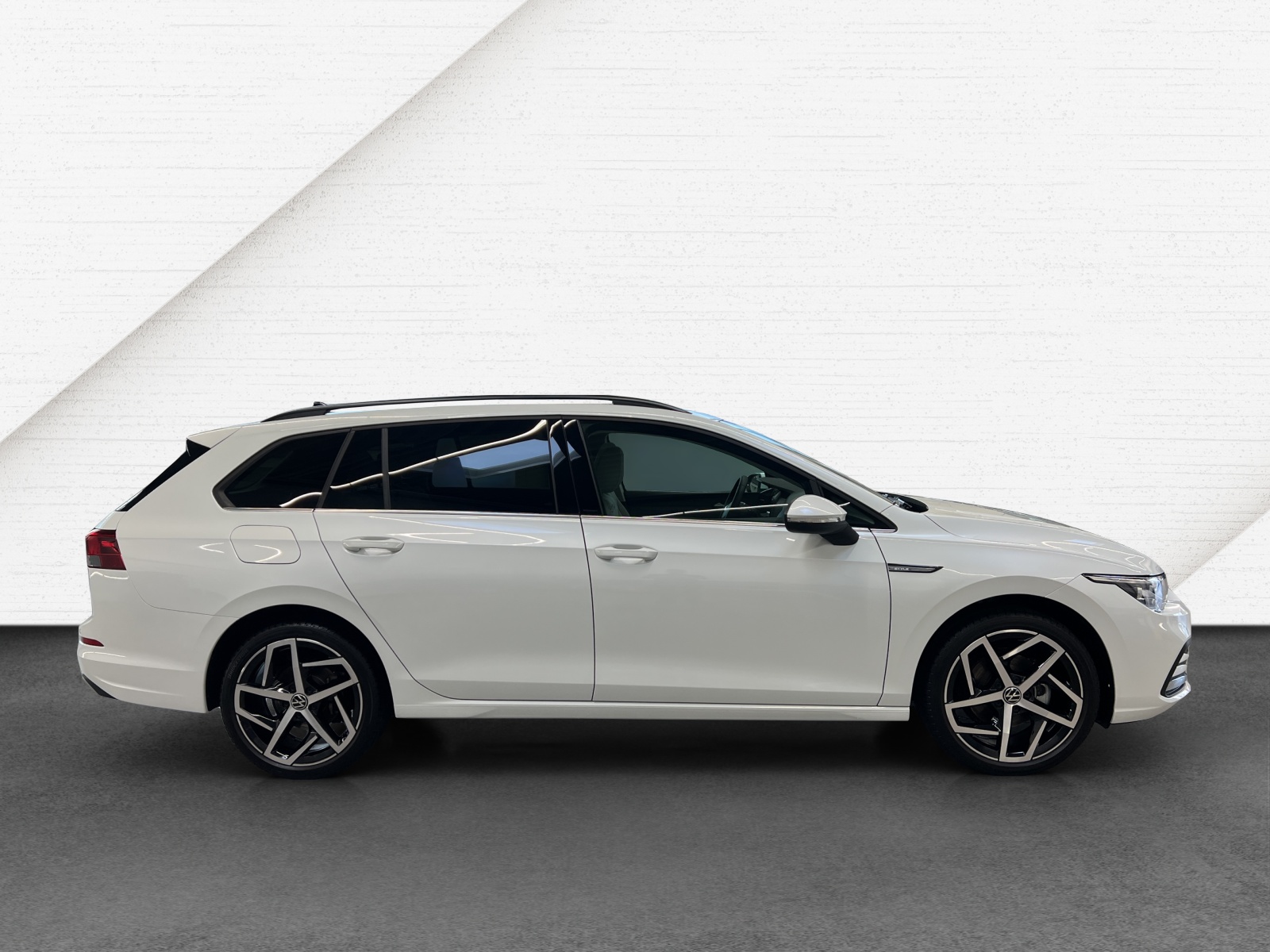 Golf VIII Variant 1.5 TSI Style LED-Plus Standheizung Panodach Alu-18Zoll