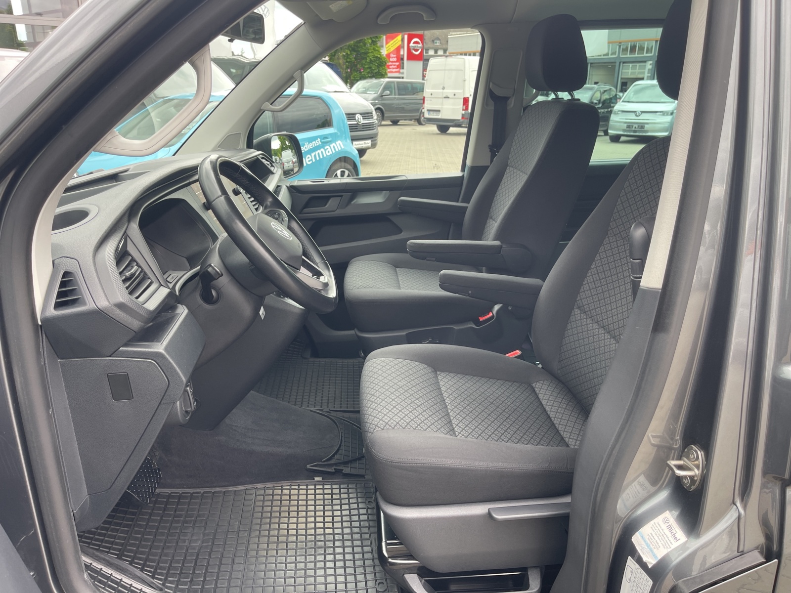 T6 Multivan Trendline 6.1 Family 2.0 TDI DSG Climatronik ACC AHK