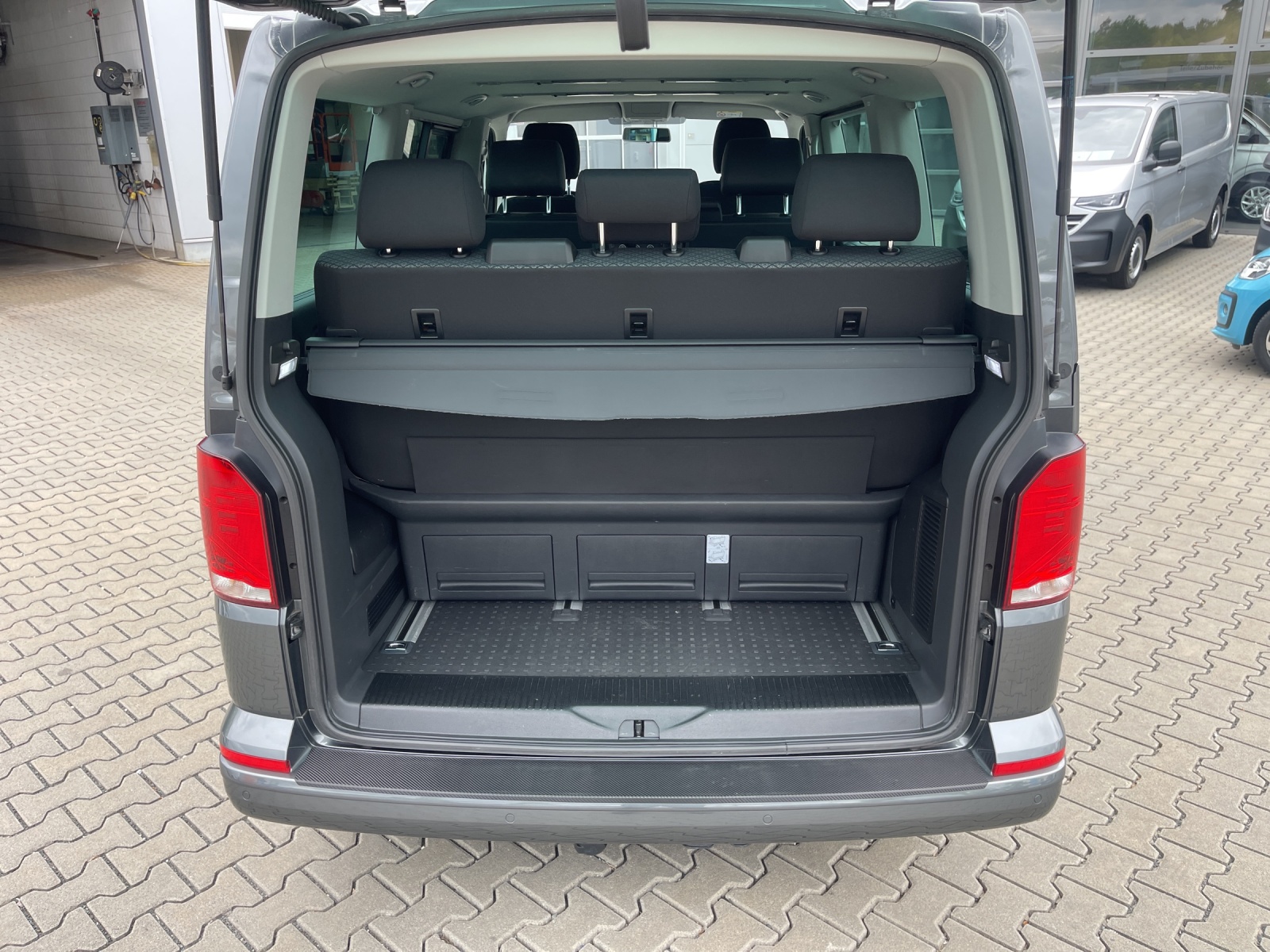 T6 Multivan Trendline 6.1 Family 2.0 TDI DSG Climatronik ACC AHK