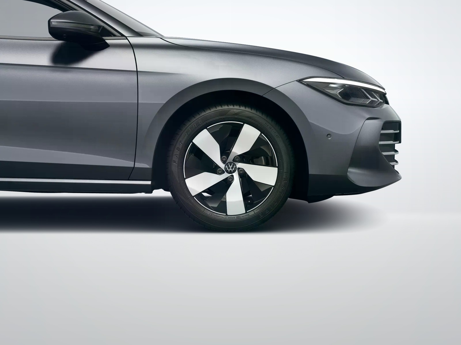 Passat Variant eTSI DSG Business LED ACC Navi AHK Ergositz Kamera