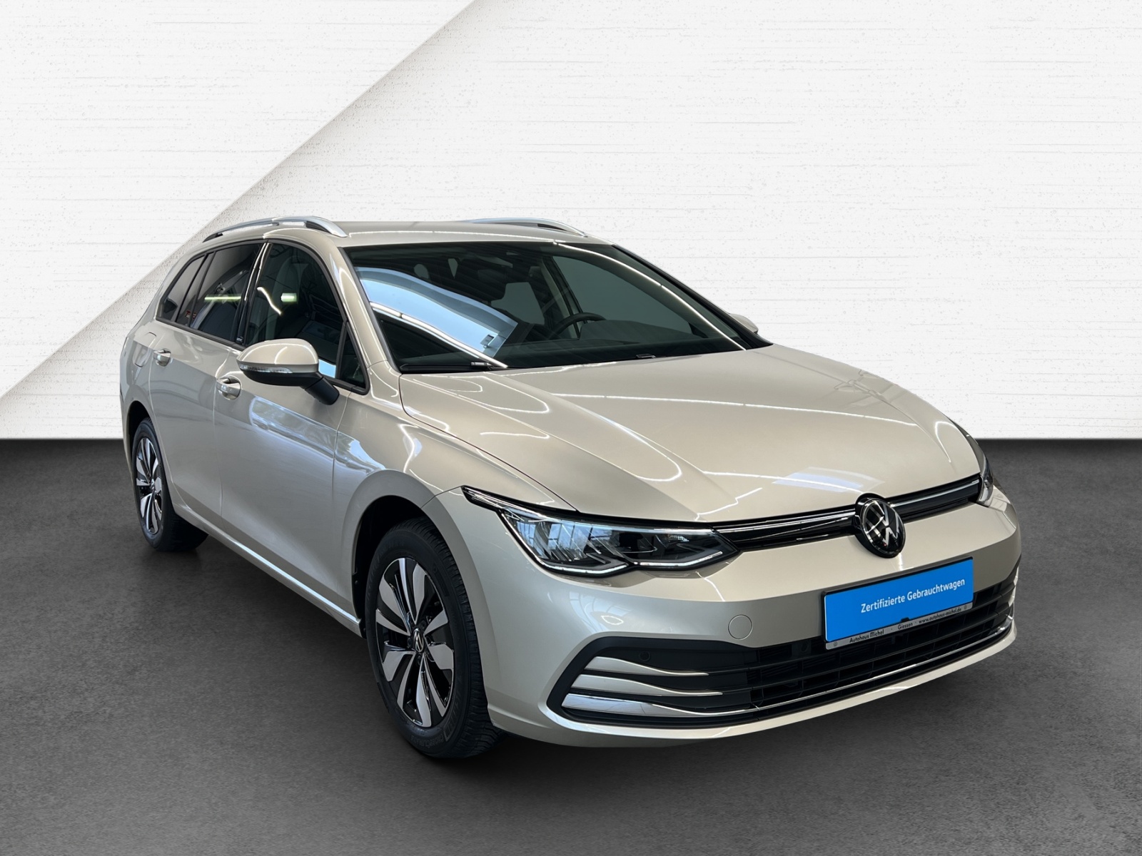 Golf VIII Variant 1.0 eTSI DSG Move LED Standheizung Navi Rückkamera ACC