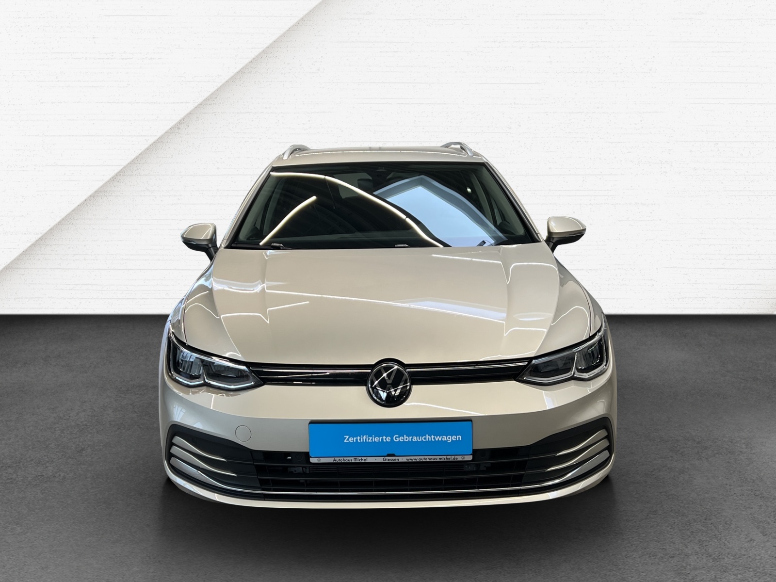 Golf VIII Variant 1.0 eTSI DSG Move LED Standheizung Navi Rückkamera ACC