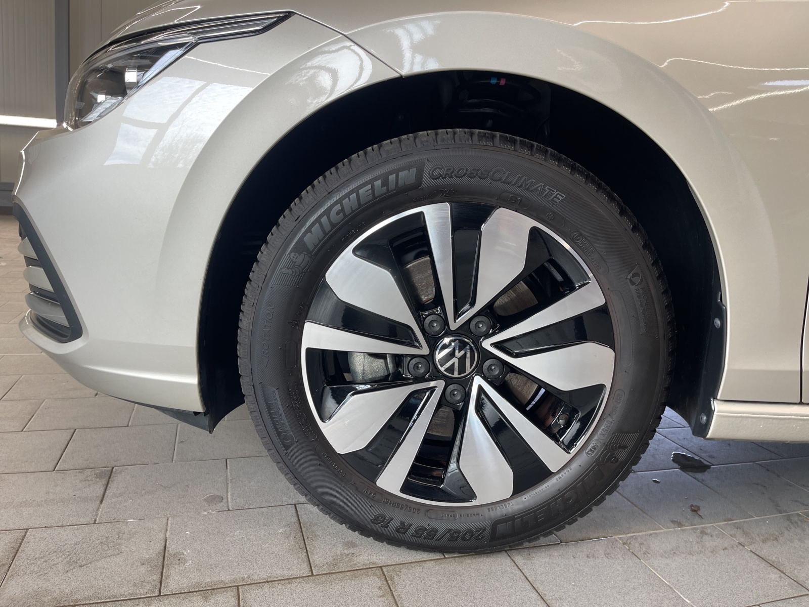 Golf VIII 1.0 TSI Move LED-Plus ACC Navi Sitzheizung