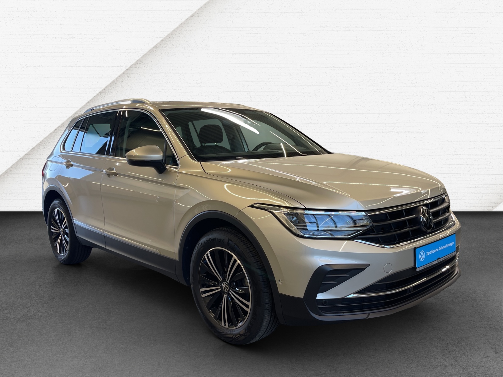 Tiguan 2.0 TDI DSG Move LED HeadUp Panodach AHK Navi