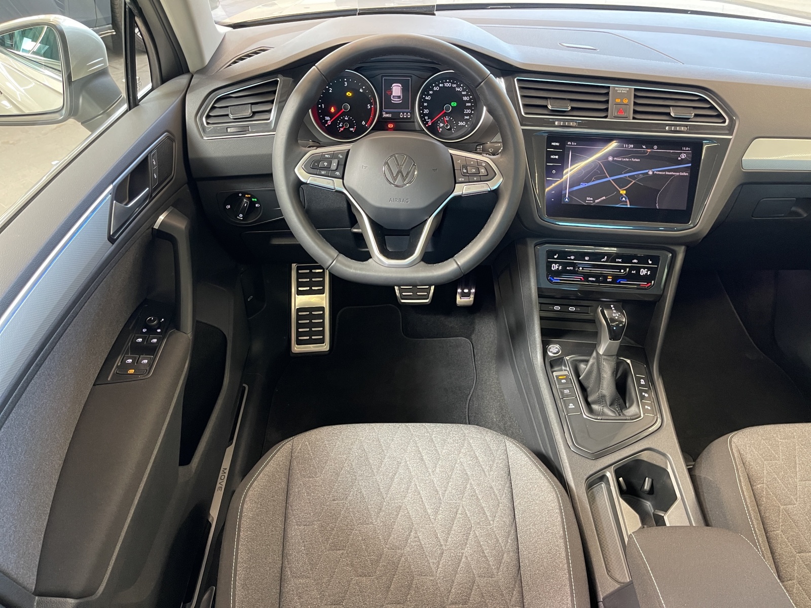 Tiguan 2.0 TDI DSG Move LED HeadUp Panodach AHK Navi