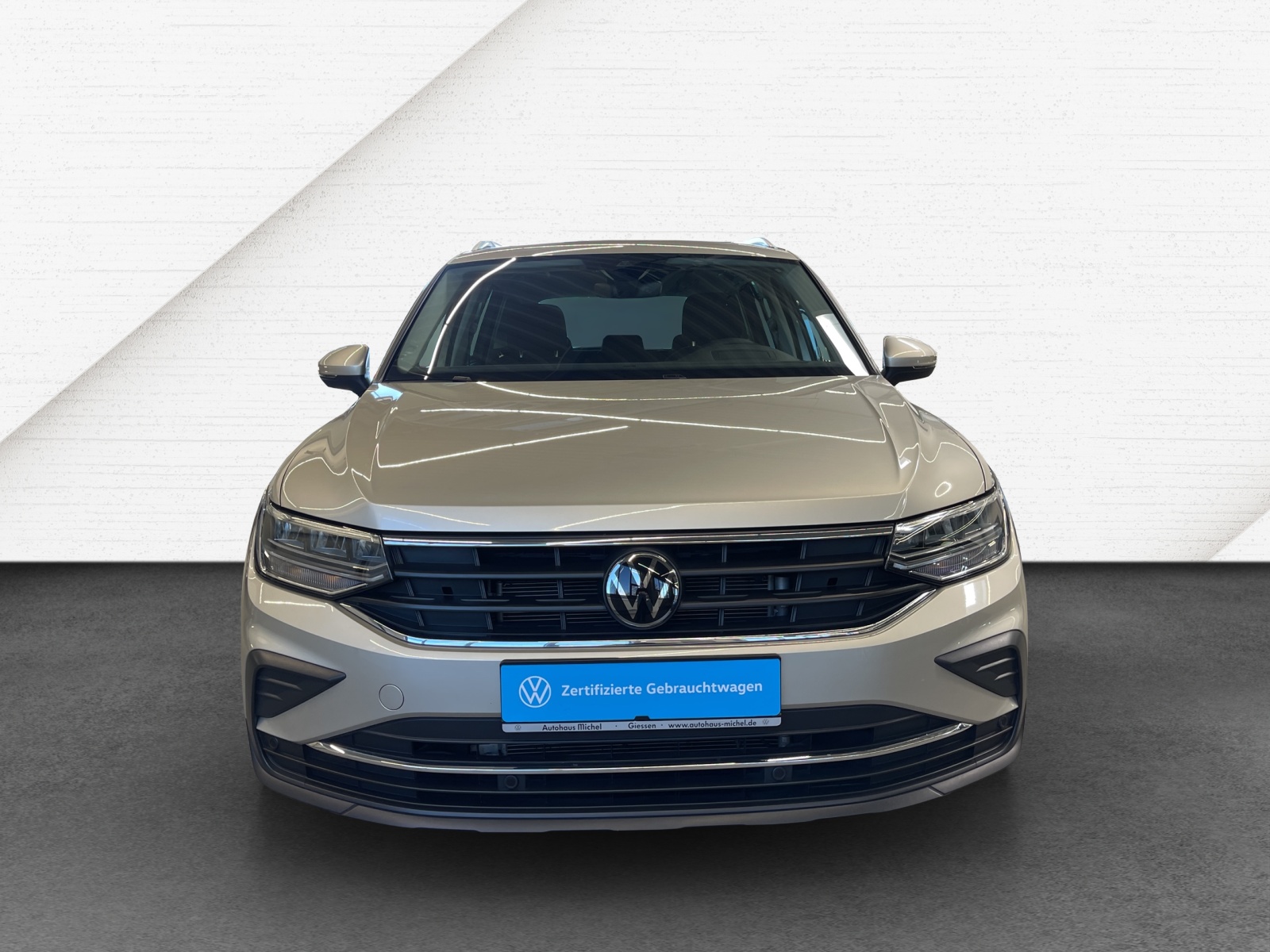 Tiguan 2.0 TDI DSG Move LED HeadUp Panodach AHK Navi