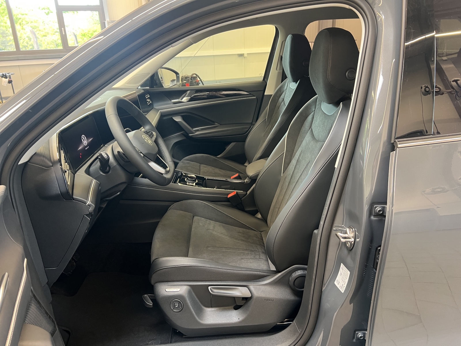 Tiguan 1.5 eTSI DSG Elegance IQ-Light TravelAssist Navi Alu-19Zoll