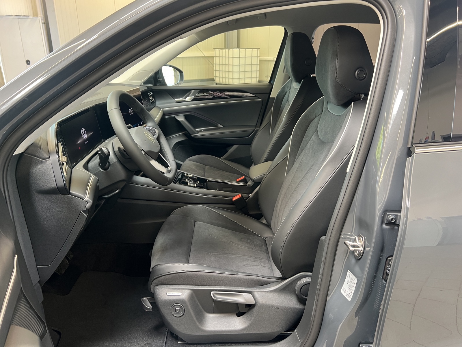 Tiguan 2.0 TDI DSG Elegance IQ-Light TravelAssist Navi AHK