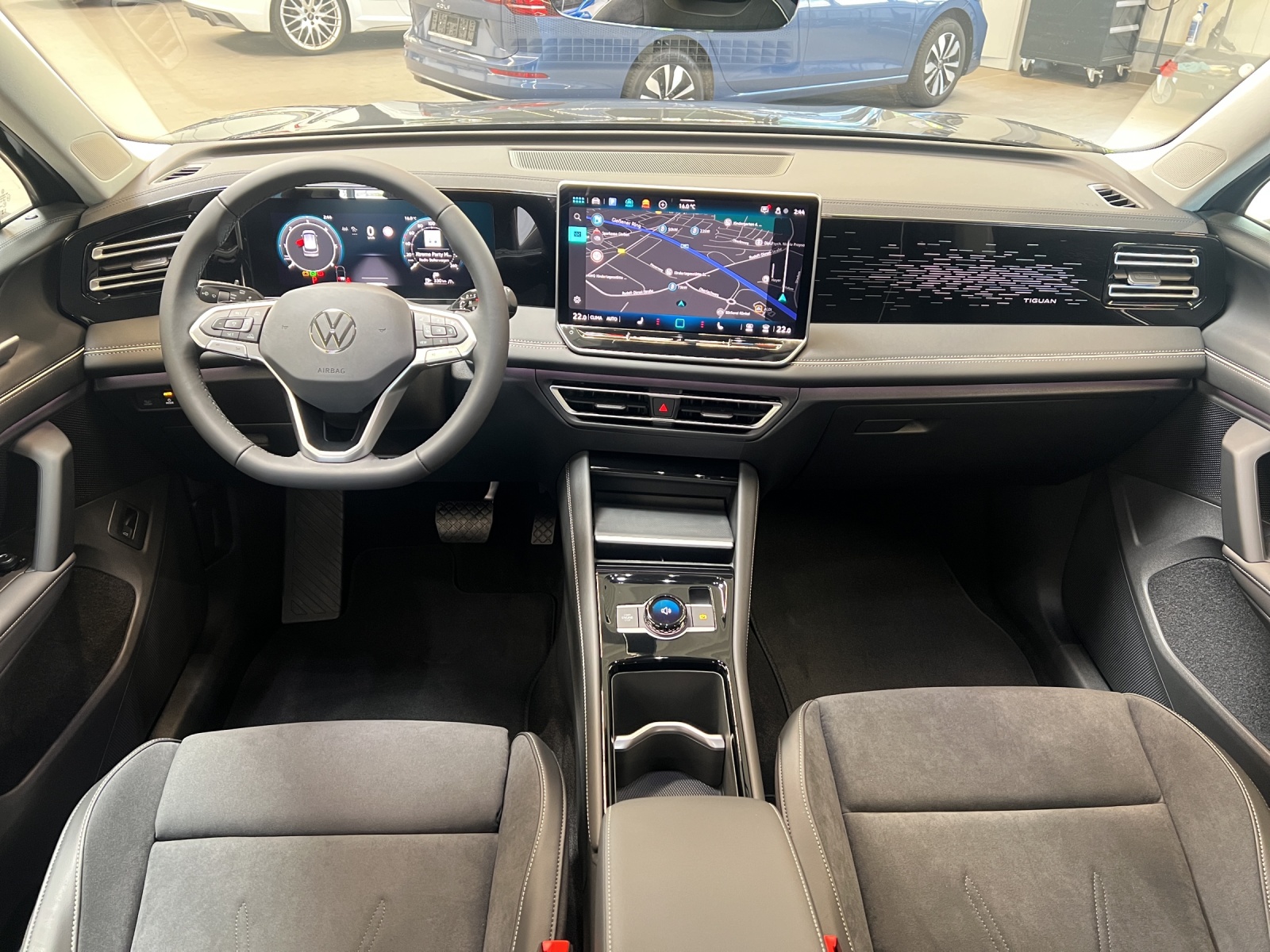 Tiguan 2.0 TDI DSG Elegance IQ-Light TravelAssist Navi AHK