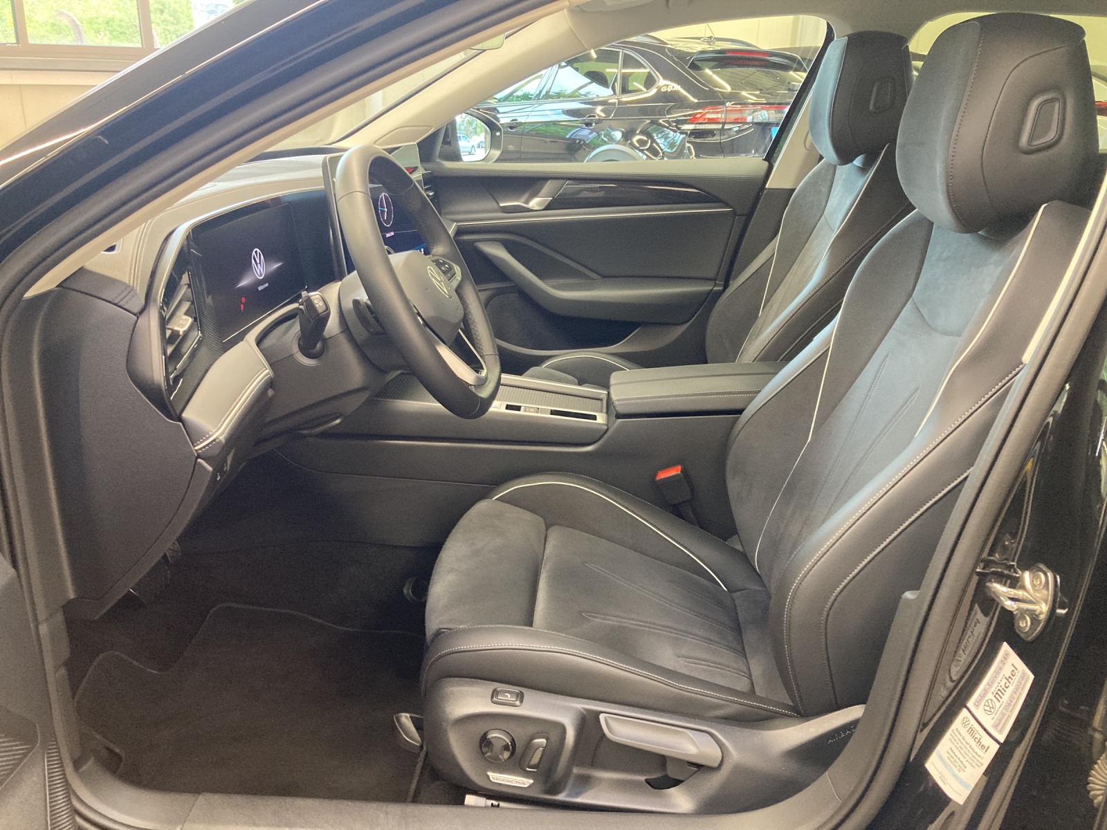 Passat Variant TDI DSG Business HeadUp DCCpro Ergositz Navi
