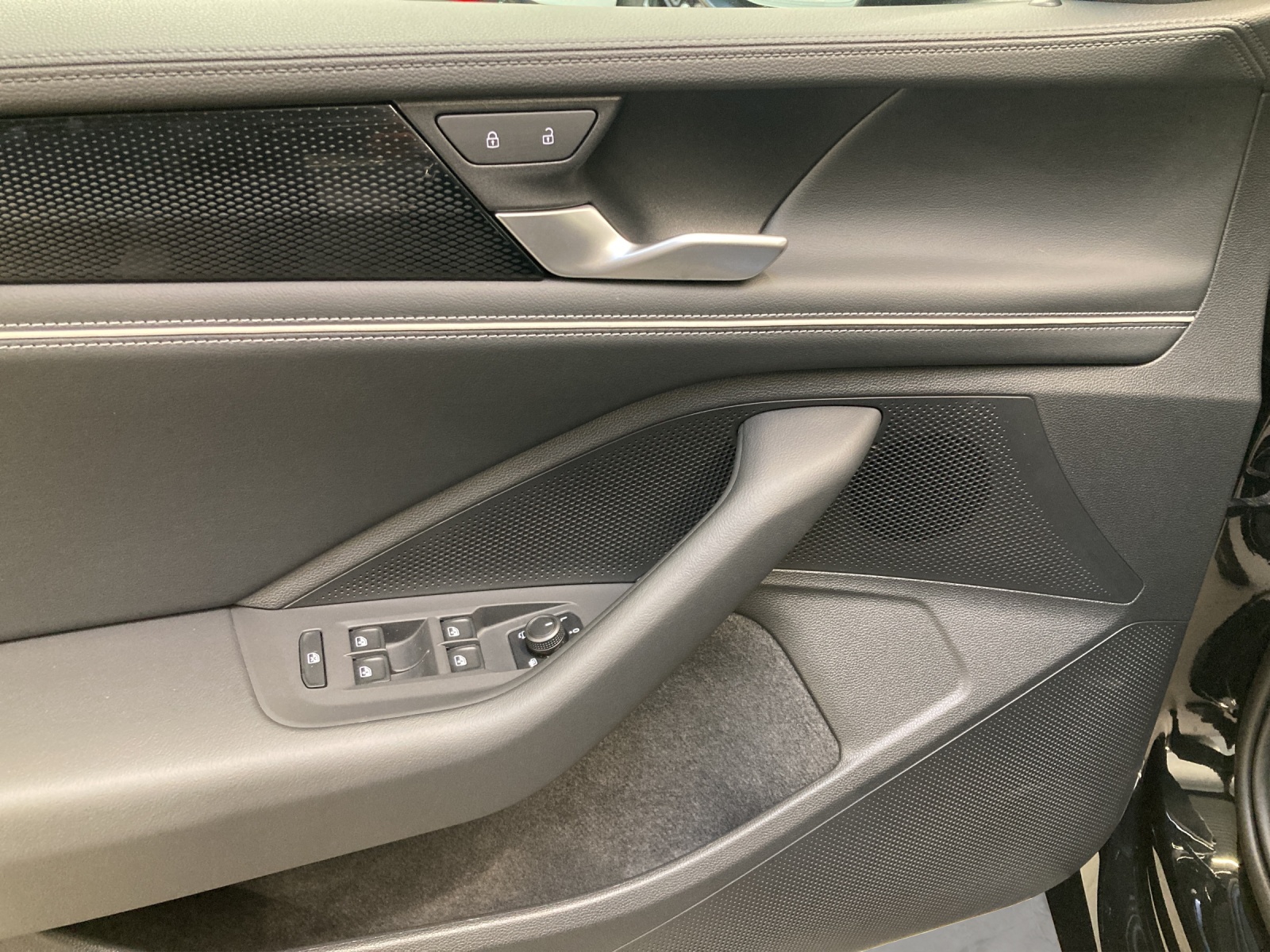Passat Variant TDI DSG Business HeadUp DCCpro Ergositz Navi