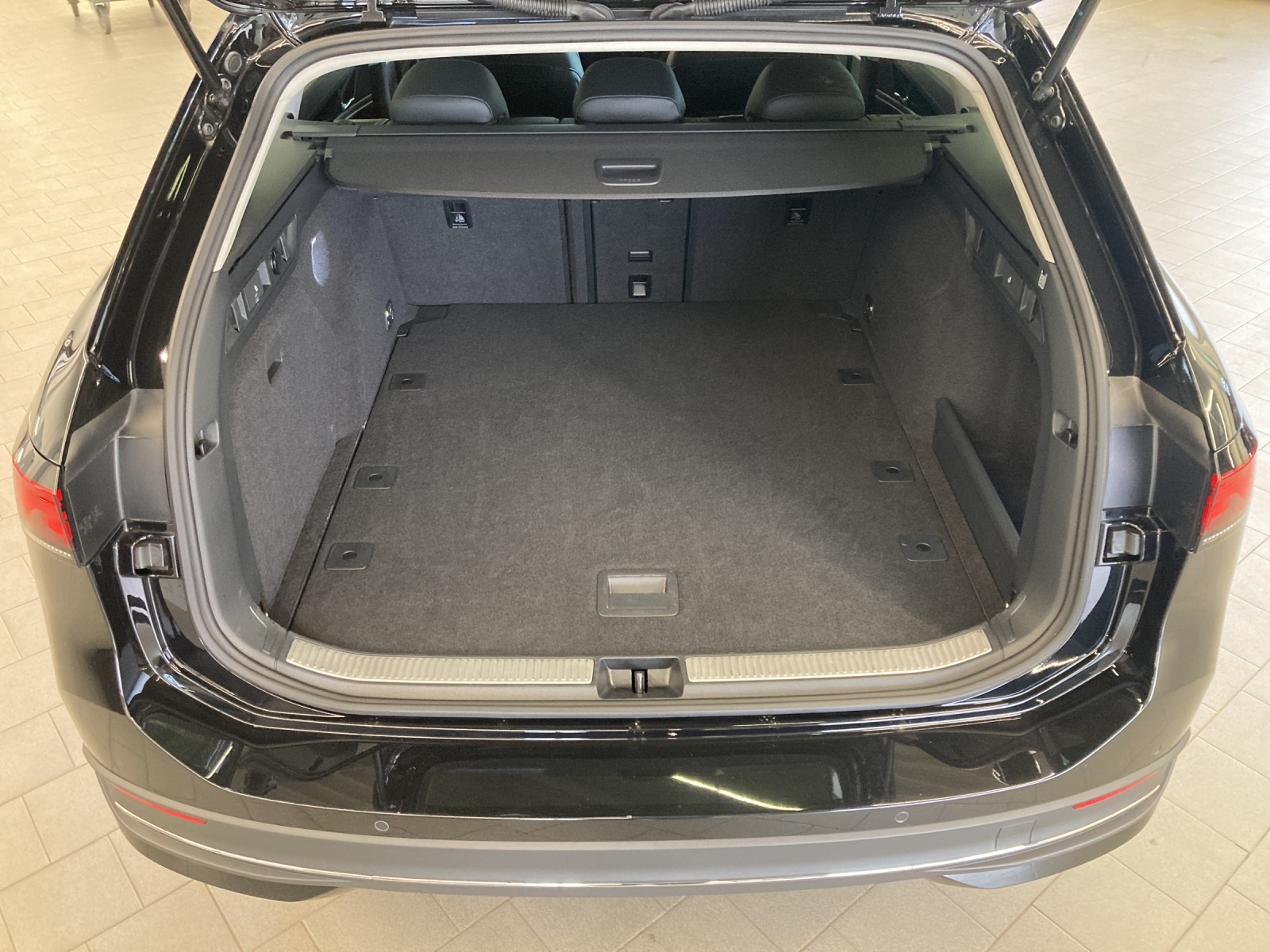 Passat Variant TDI DSG Business HeadUp DCCpro Ergositz Navi