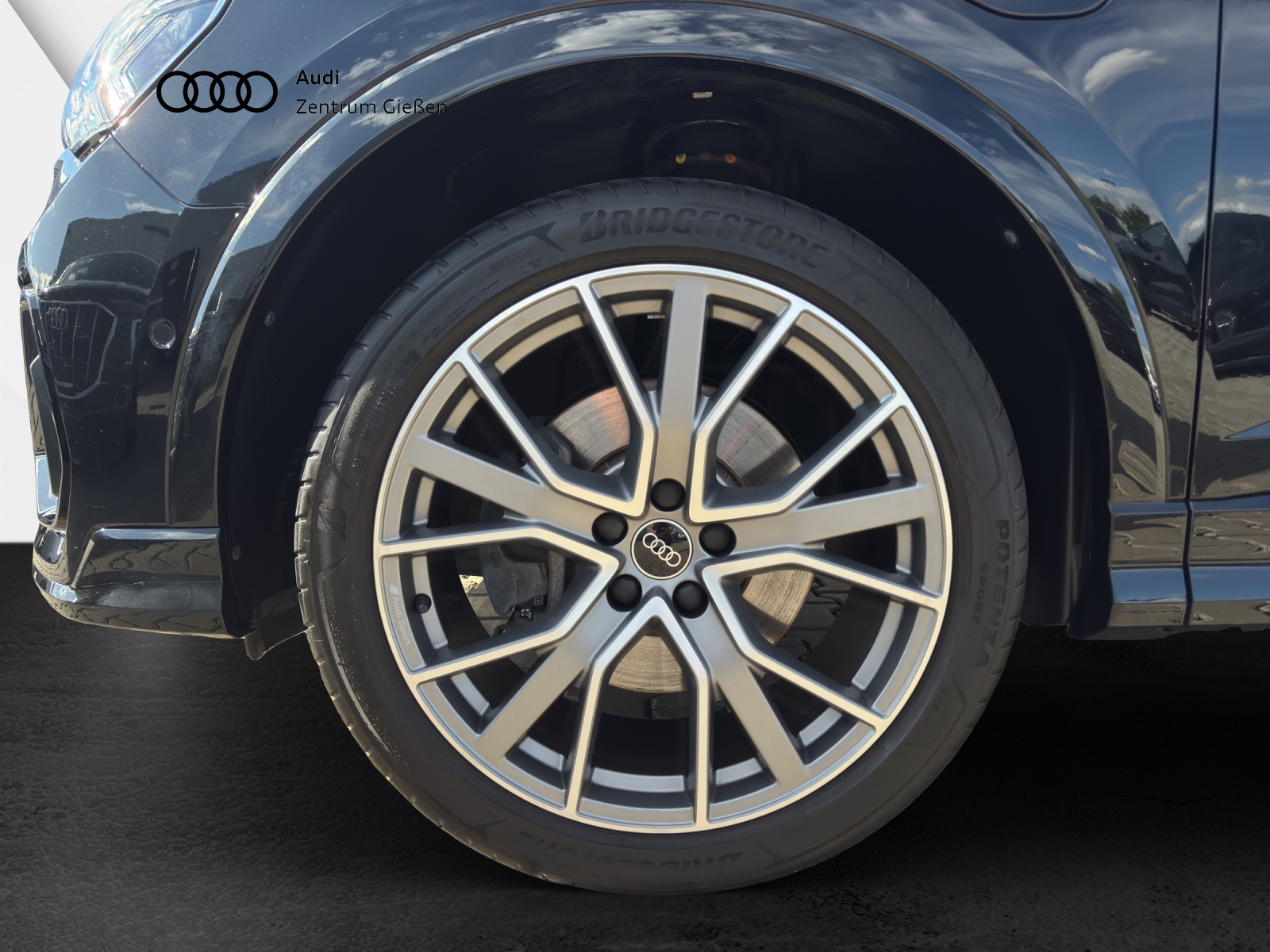 Q3 Sportback 45 TFSI e S line Black AHKPano 360°Kamera