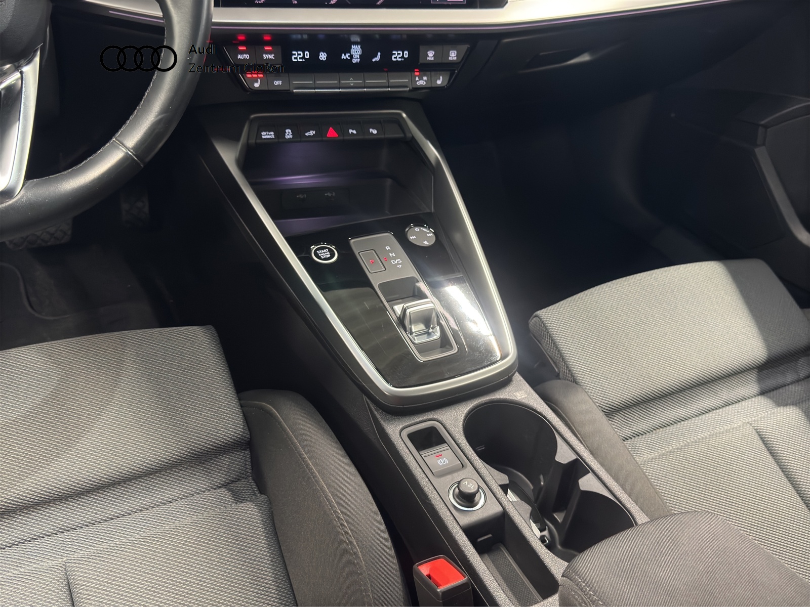 A3 Sportback 40 TFSI e basis AHK Navi Matrix Assistenzpaket