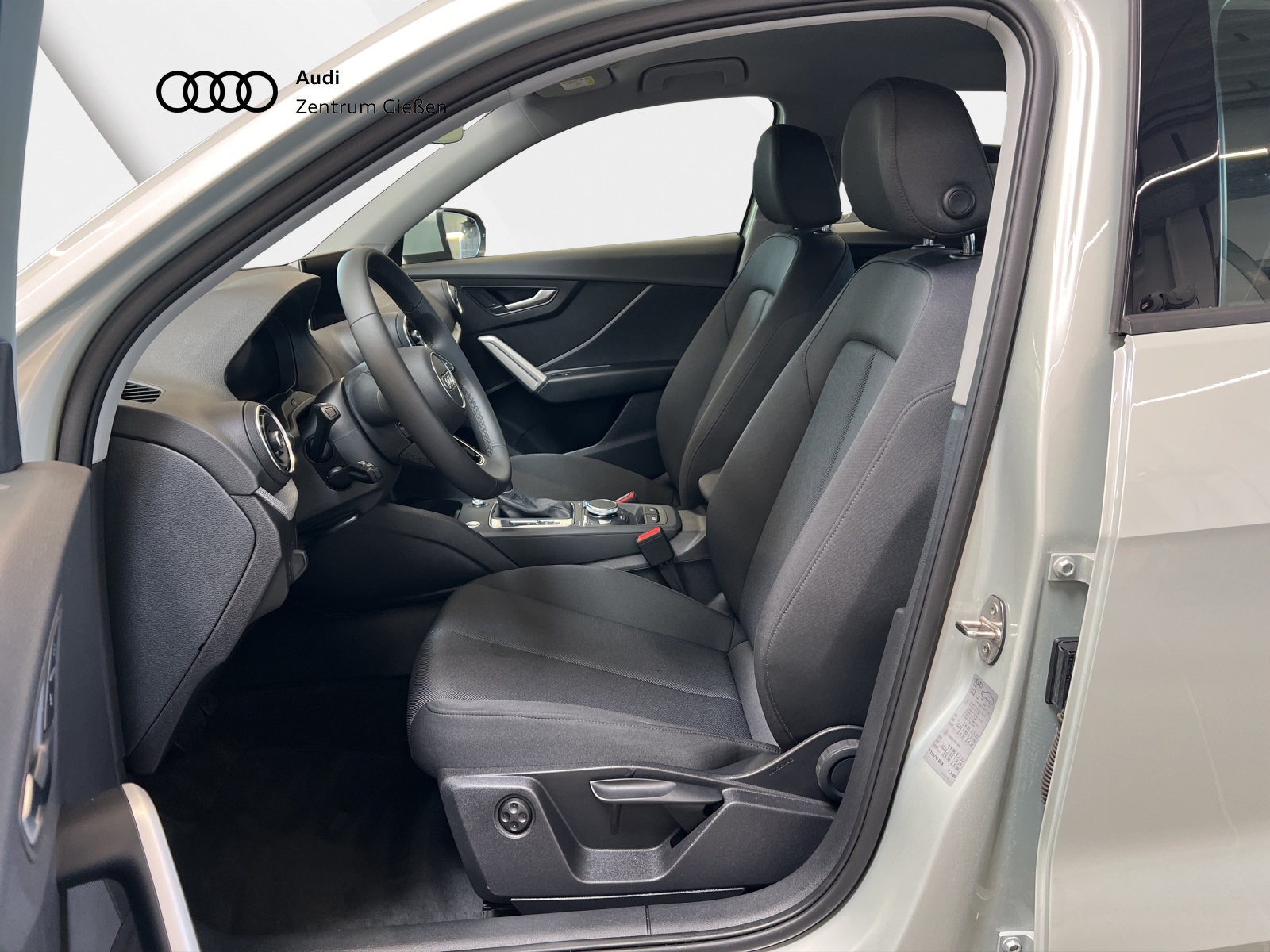 Q2 35 TFSI S tronic advanced MATRIX-LED ACC Kamera