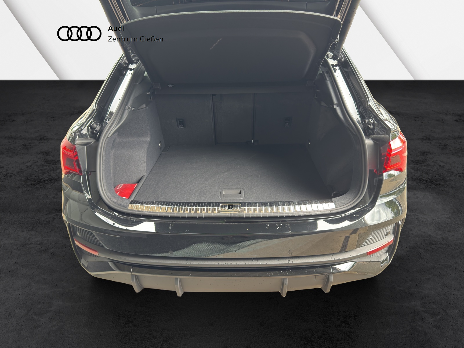 Q3 Sportback 45 TFSI quattro S line Black MATRIX PANO AHK SONOS