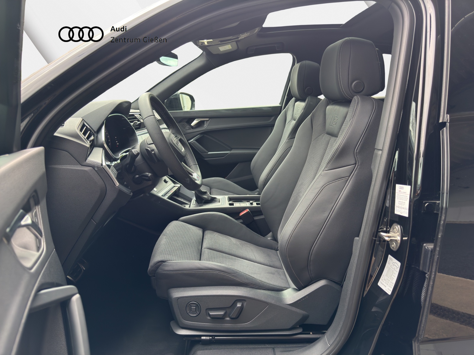 Q3 Sportback 45 TFSI quattro S line Black MATRIX PANO AHK SONOS