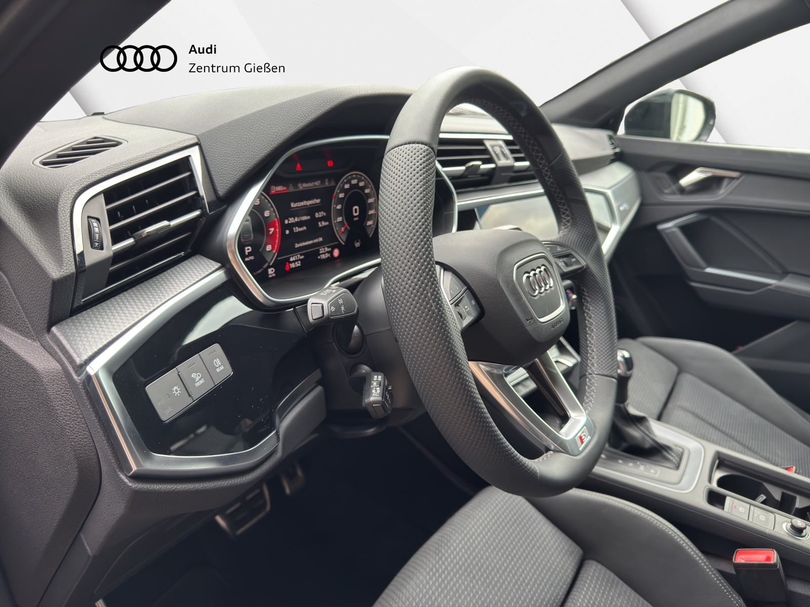 Q3 Sportback 45 TFSI quattro S line Black MATRIX PANO AHK SONOS