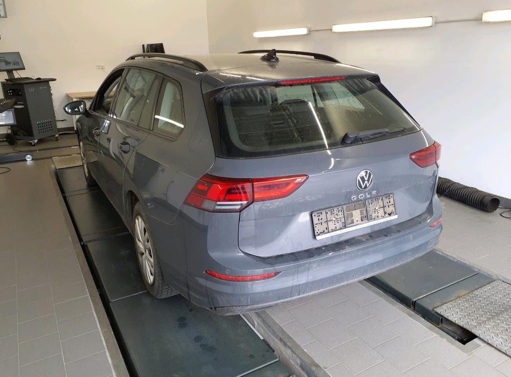Golf 8 Variant TDI Life LED Navi TravelAssist Kamera