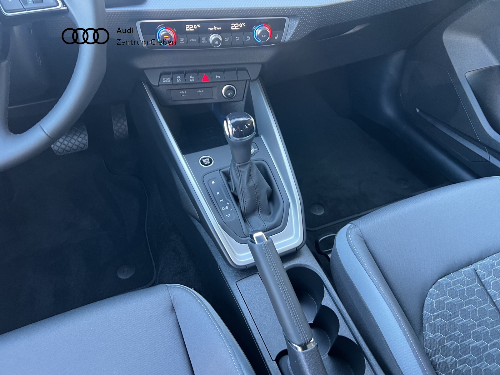 A1 Sportback 30 TFSI advanced black LED smartphone interface Einparkhilfe