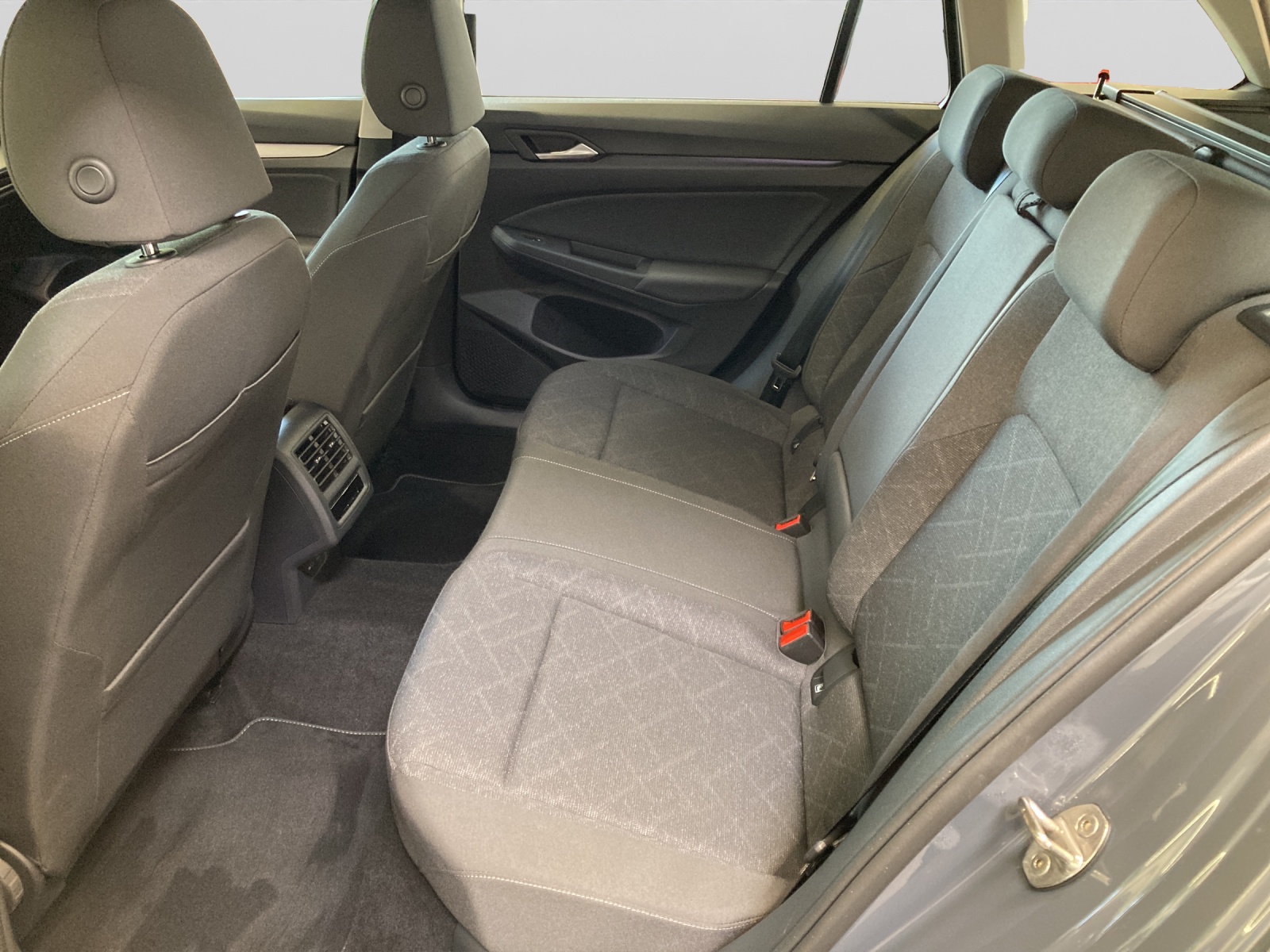 Golf 8 Variant TDI Life LED Navi TravelAssist Kamera
