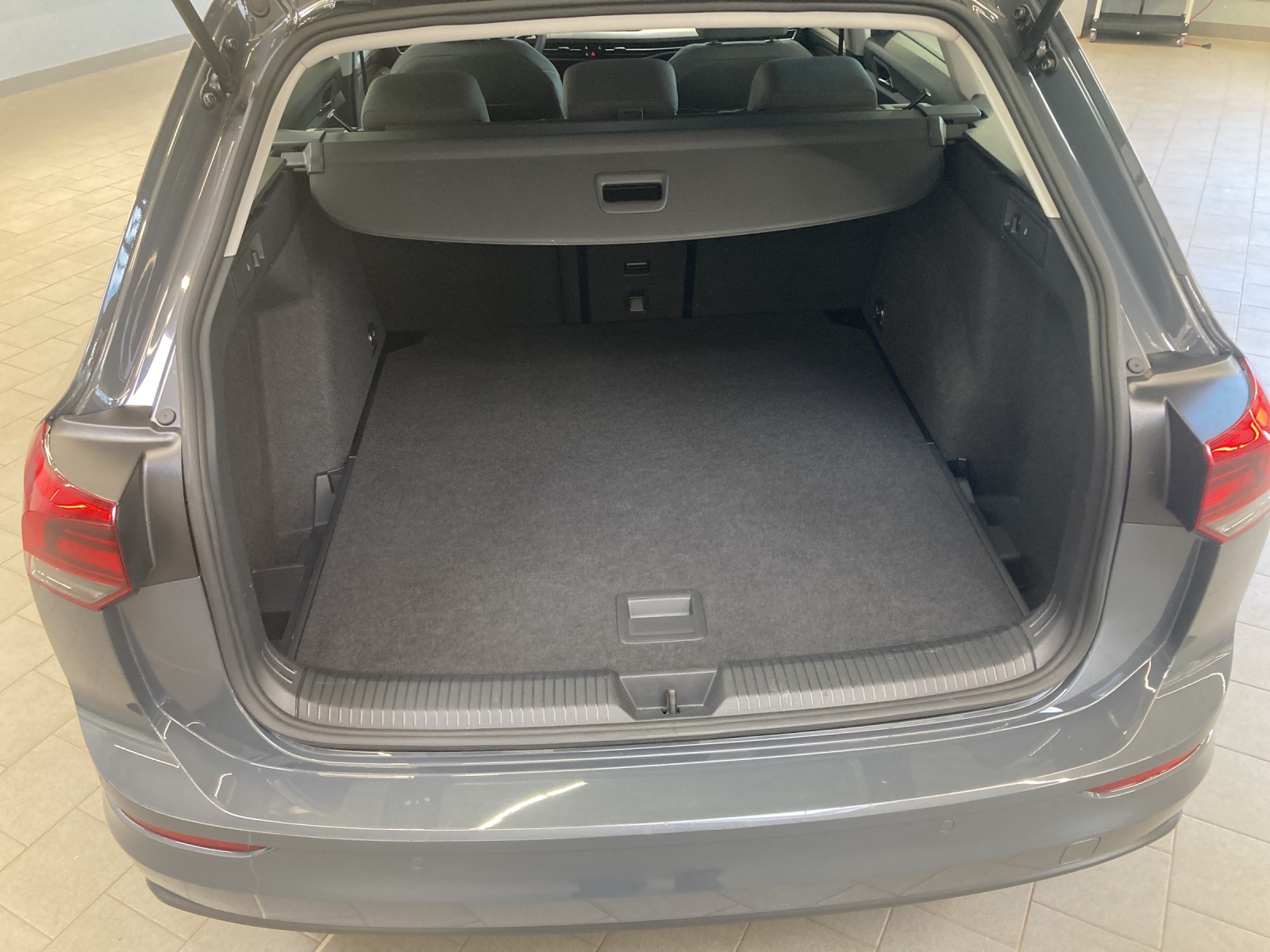 Golf 8 Variant TDI Life LED Navi TravelAssist Kamera