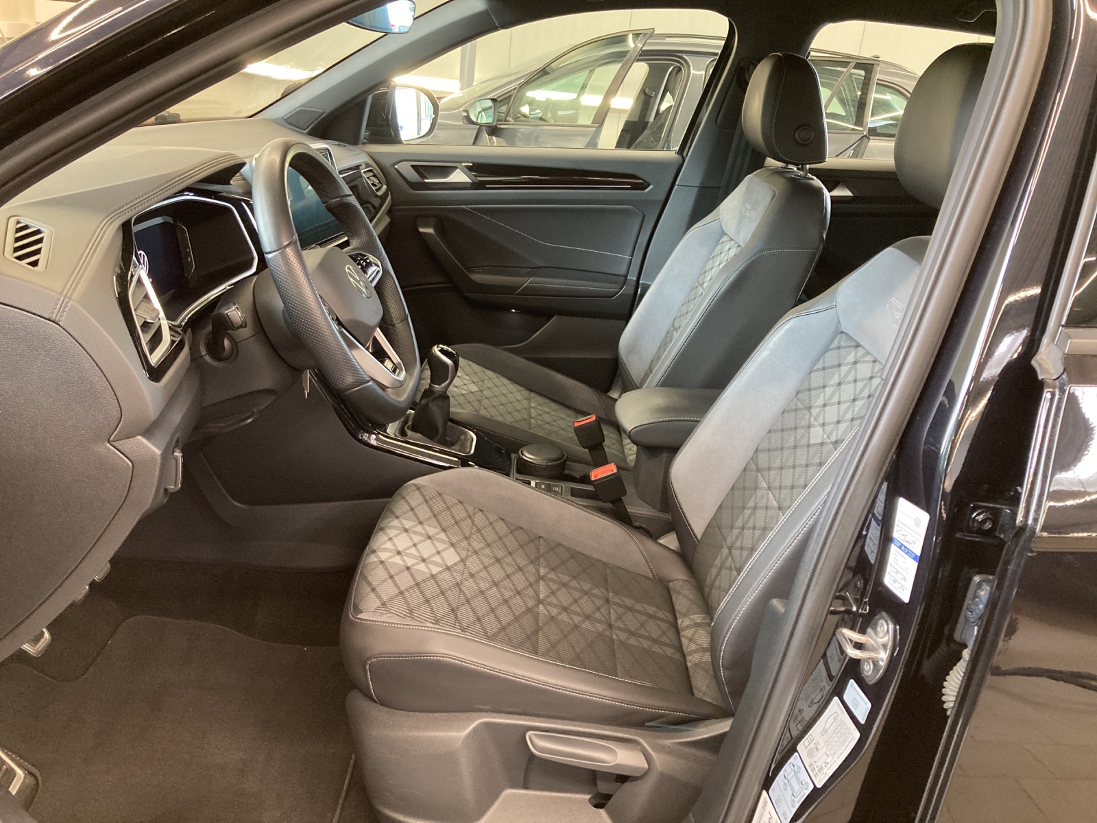 T-Roc TDI R-Line LED-Plus TravelAssist Navi
