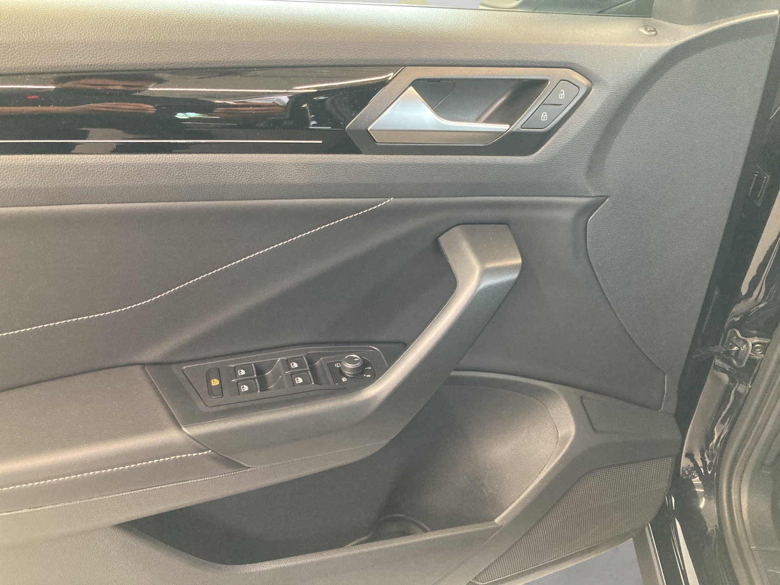 T-Roc TDI R-Line LED-Plus TravelAssist Navi