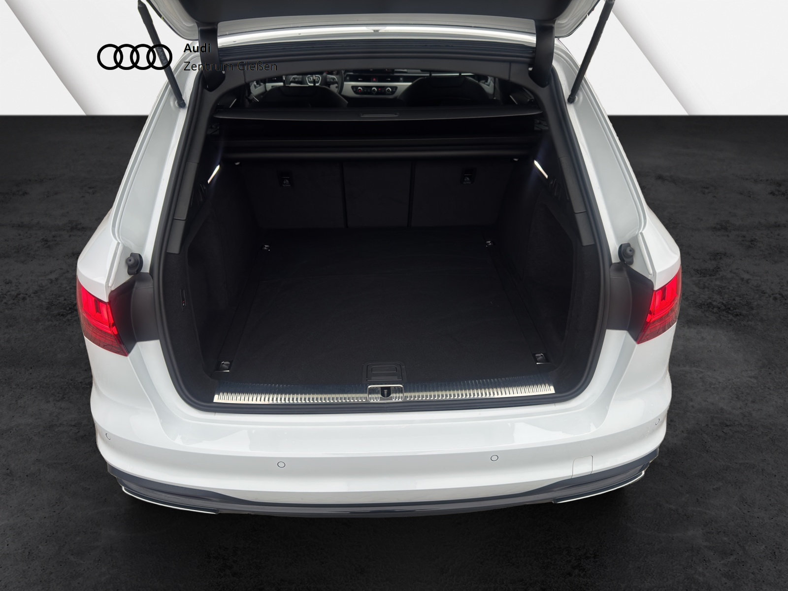 A4 Avant 40 TFSI advanced S line black AHK Assistenzpaket