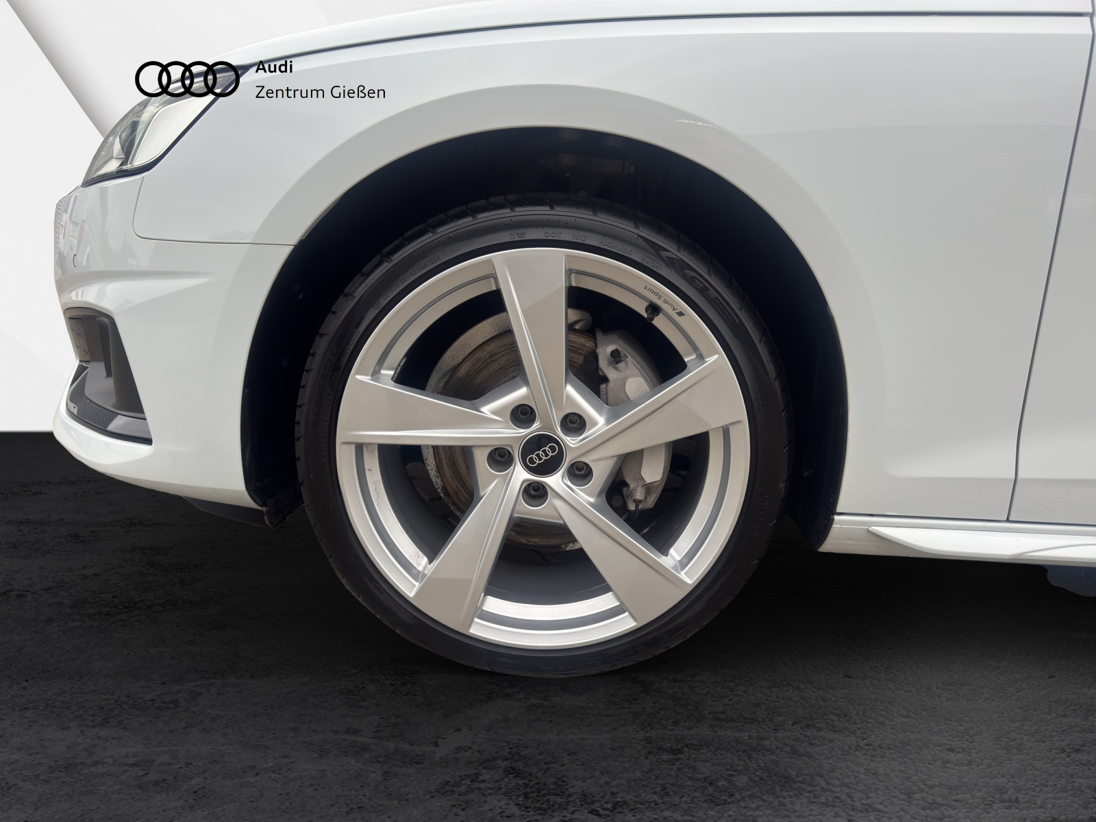 A4 Avant 40 TFSI advanced S line black AHK Assistenzpaket