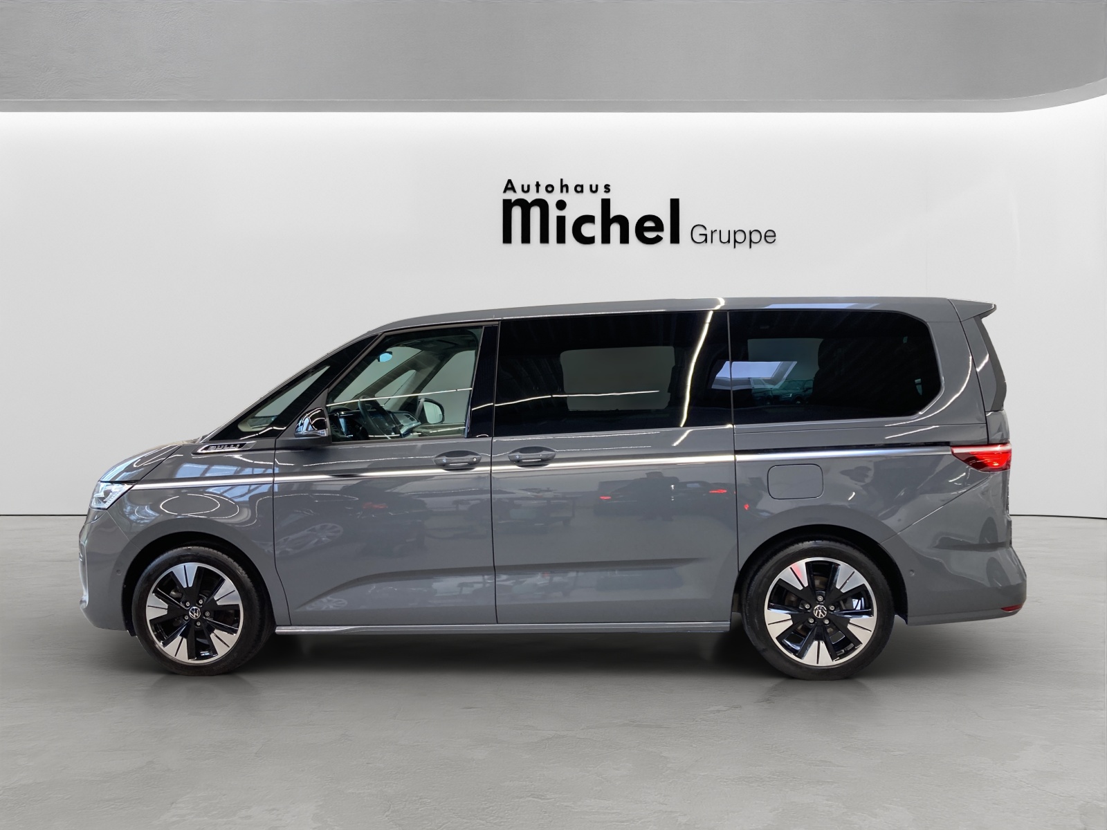 T7 Multivan Style 2.0 TDI DSG LÜ AHK IQ Navi Pano AGR Sitze 7 Sitze