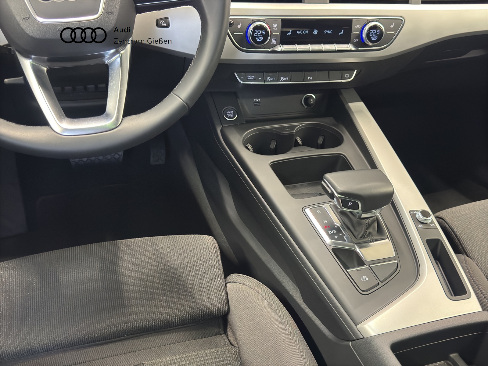 A4 Avant 40 TDI S-tronic S line Black Pano Navi