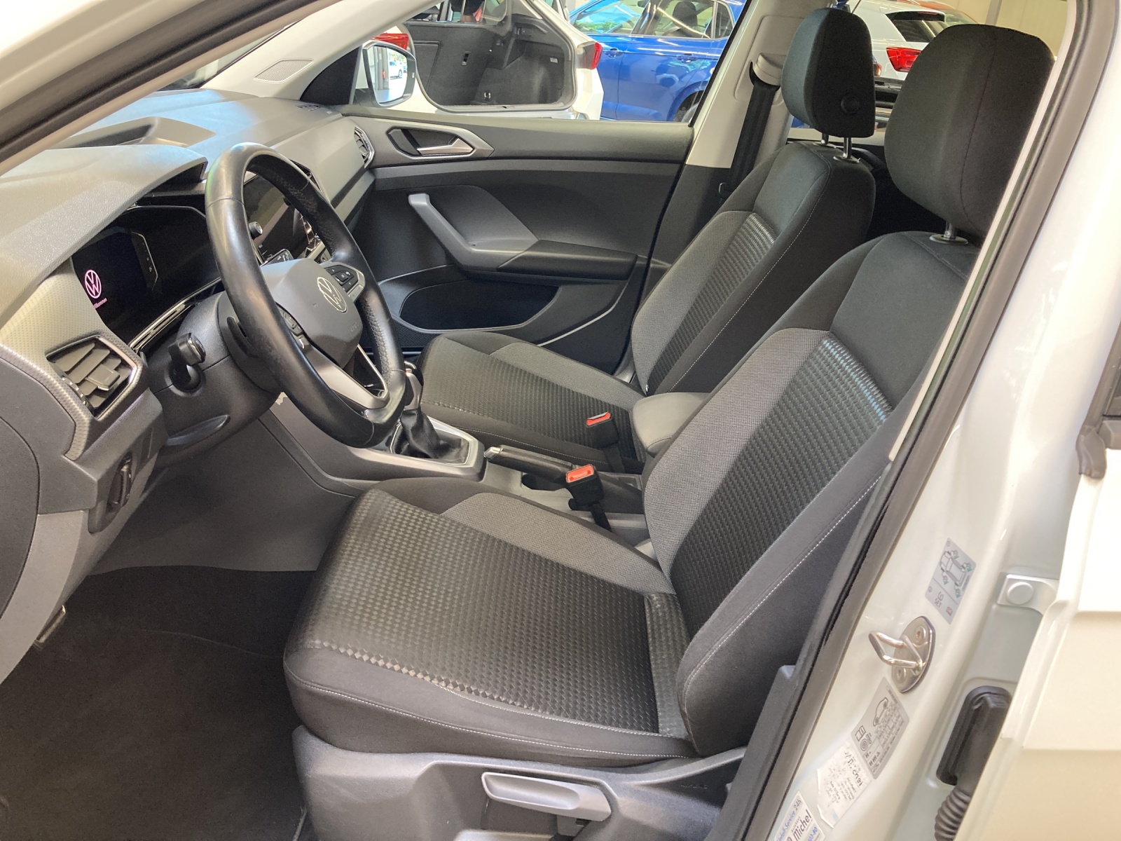 T-Cross TSI DSG Active R-Line-Ext. Navi LED Alu-18Zoll
