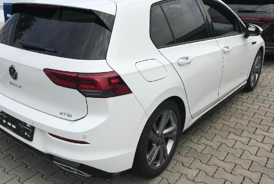 Golf VIII 1.5 eTSI DSG R-Line LED TravelAssist Navi