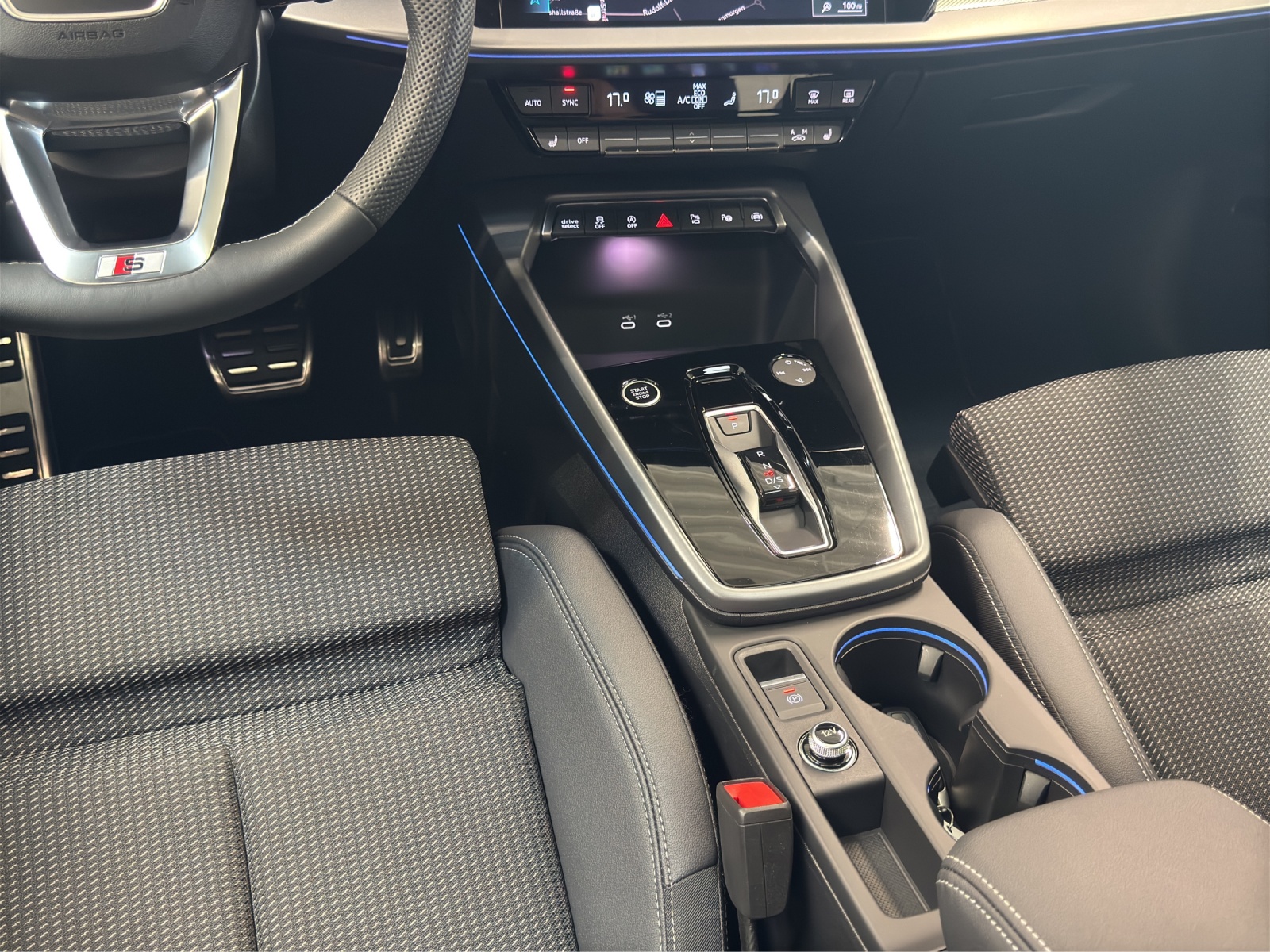 A3 Sportback 35 TDI S line Carbon HuD Pano SONOS AHK Kamera