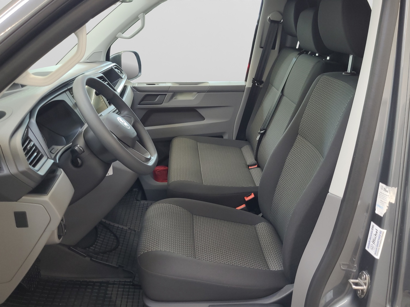 T6 Transporter Kombi 6.1 TDI DSG LR 9 Sitzer Navi Doppelklima PDC Kamera