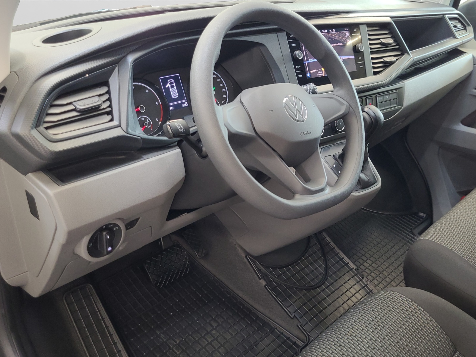 T6 Transporter Kombi 6.1 TDI DSG LR 9 Sitzer Navi Doppelklima PDC Kamera