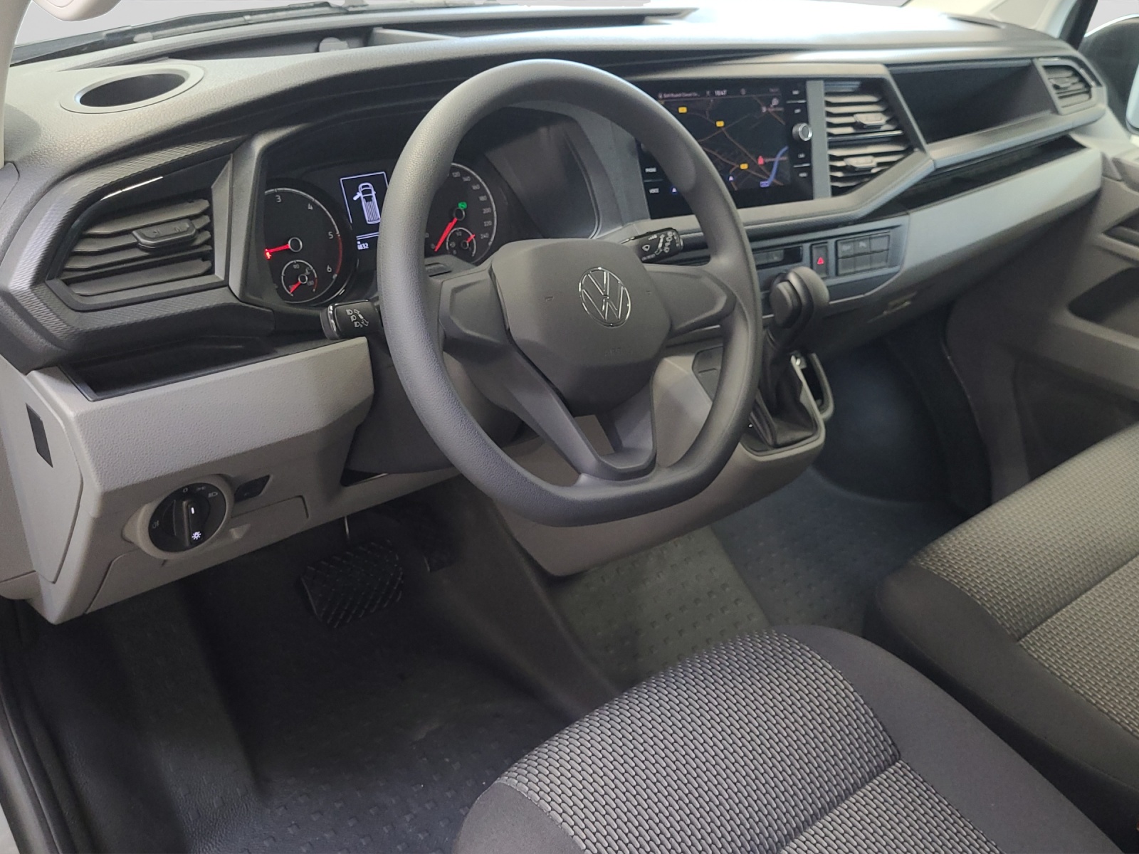 T6 Transporter Kombi 6.1 TDI DSG LR 9 Sitzer Navi Doppelklima PDC Kamera