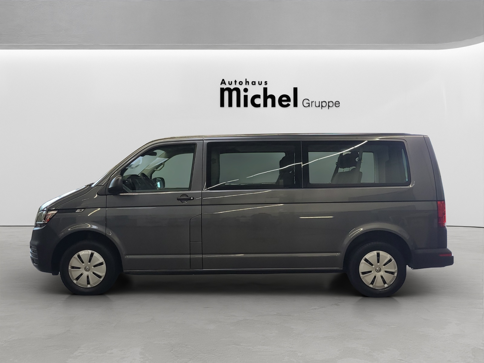 T6 Transporter Kombi 6.1 TDI DSG LR 9 Sitzer Navi Doppelklima PDC Kamera