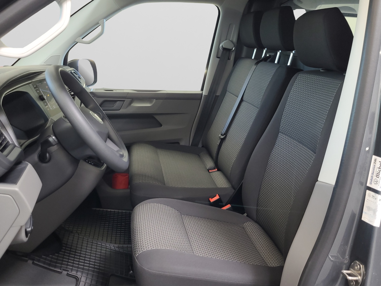 T6 Transporter Kombi 6.1 TDI DSG LR 9 Sitzer Navi Doppelklima PDC Kamera