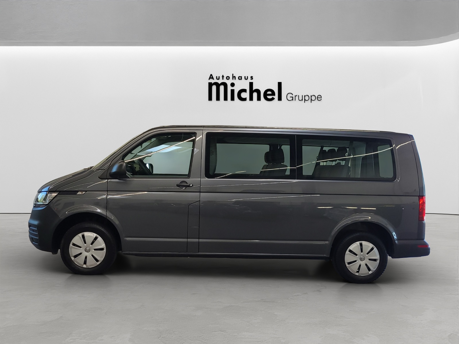 T6 Transporter Kombi 6.1 TDI DSG LR 9 Sitzer Navi Doppelklima PDC Kamera