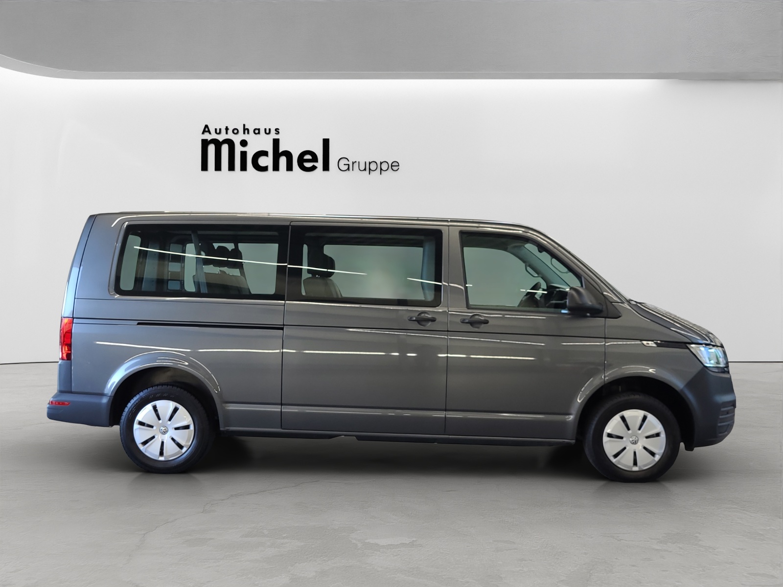 T6 Transporter Kombi 6.1 TDI DSG LR 9 Sitzer Navi Doppelklima PDC Kamera