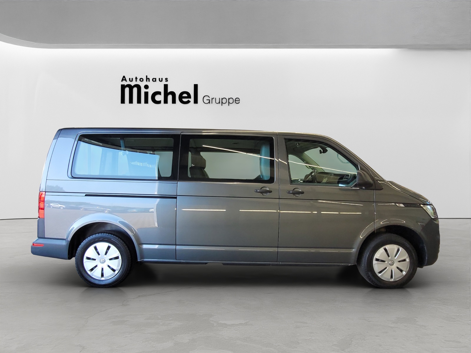 T6 Transporter Kombi 6.1 TDI DSG LR 9 Sitzer Navi Doppelklima PDC Kamera