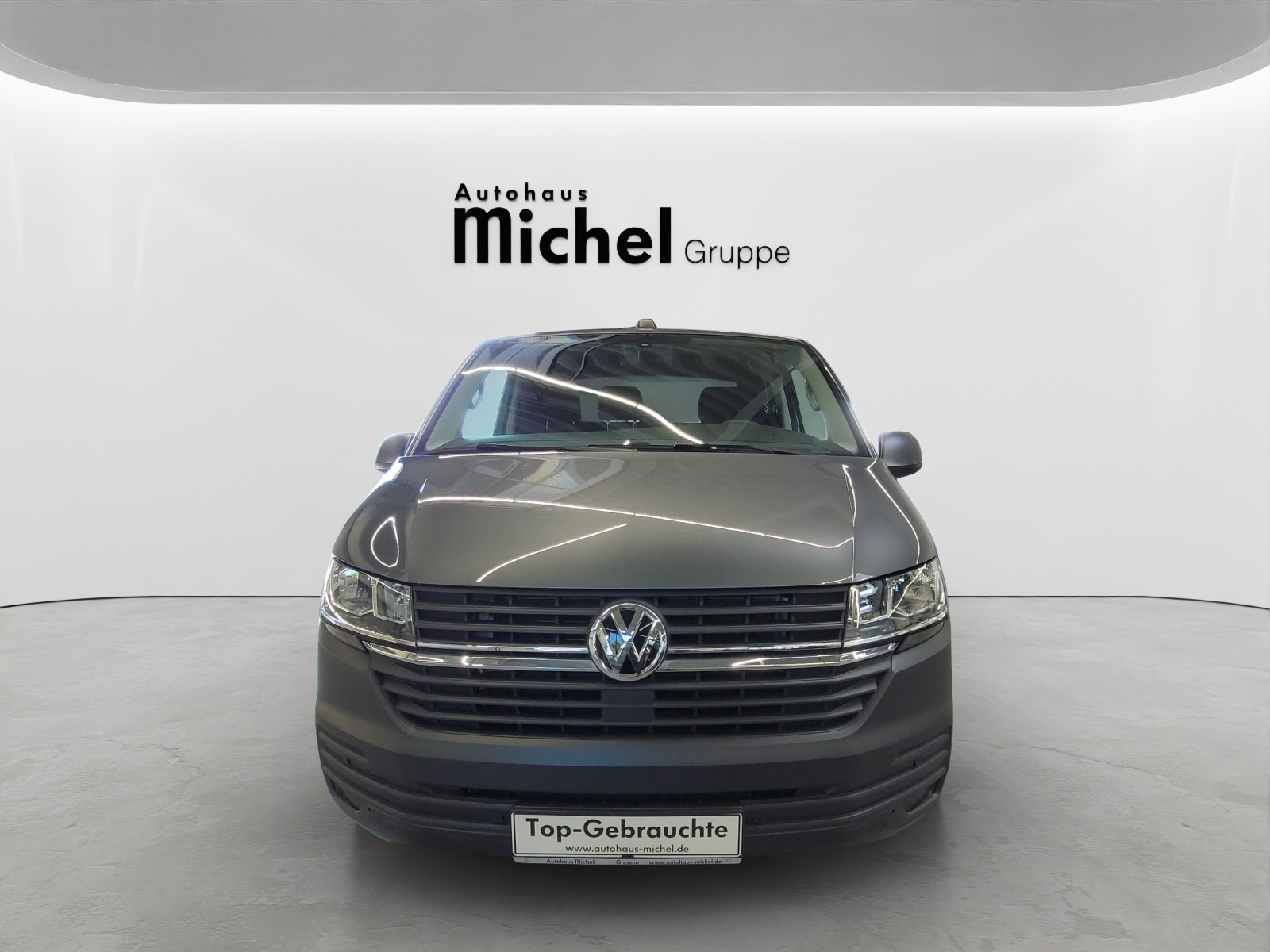 T6 Transporter Kombi 6.1 TDI DSG LR 9 Sitzer Navi Doppelklima PDC Kamera