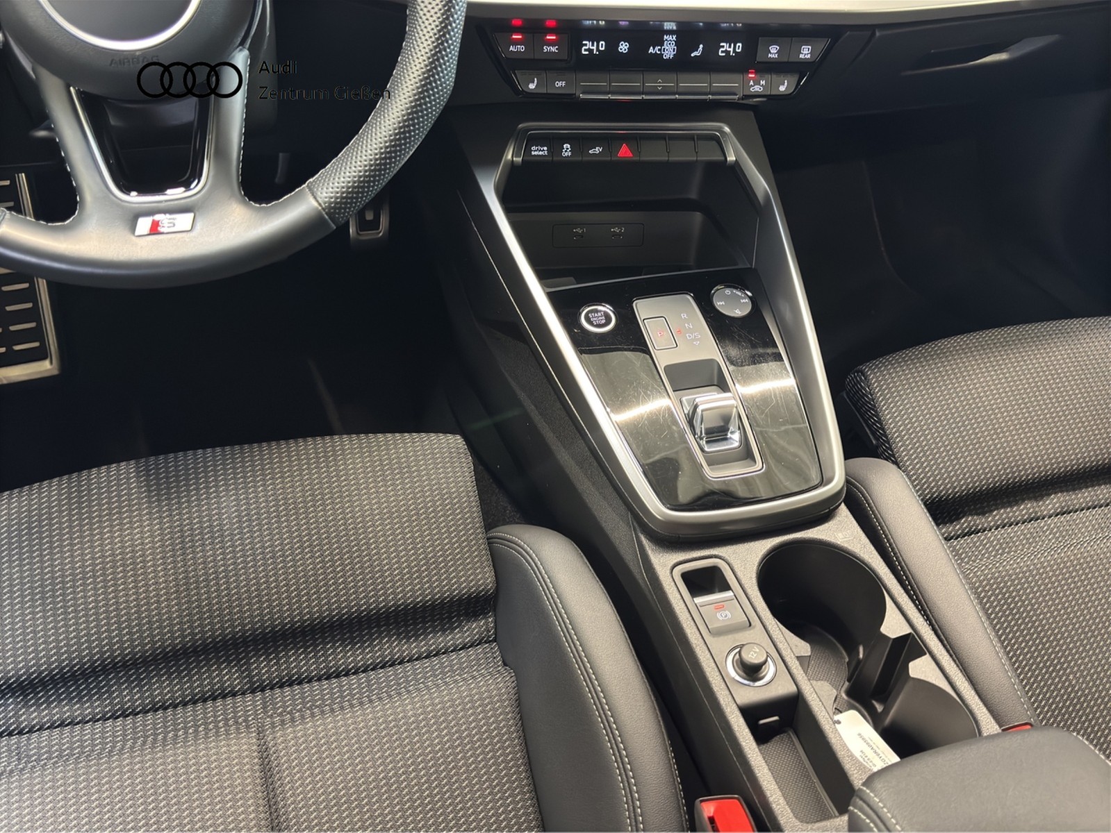 A3 Sportback 45 TFSI e S line Black HuD AHK Kamera LED Navi