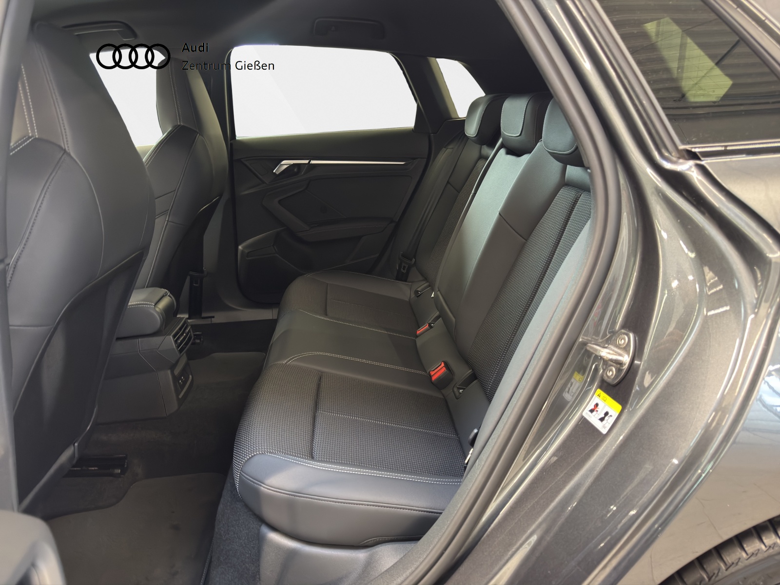 A3 Sportback 45 TFSI e S line Black HuD AHK Kamera LED Navi