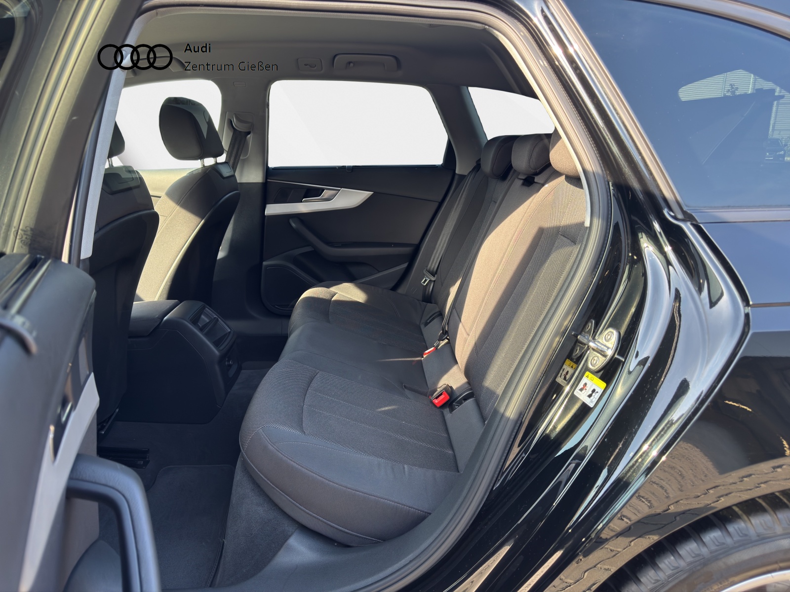 A4 Avant 35 TFSI S-tronic basis Businesspaket MMI Navi Plus