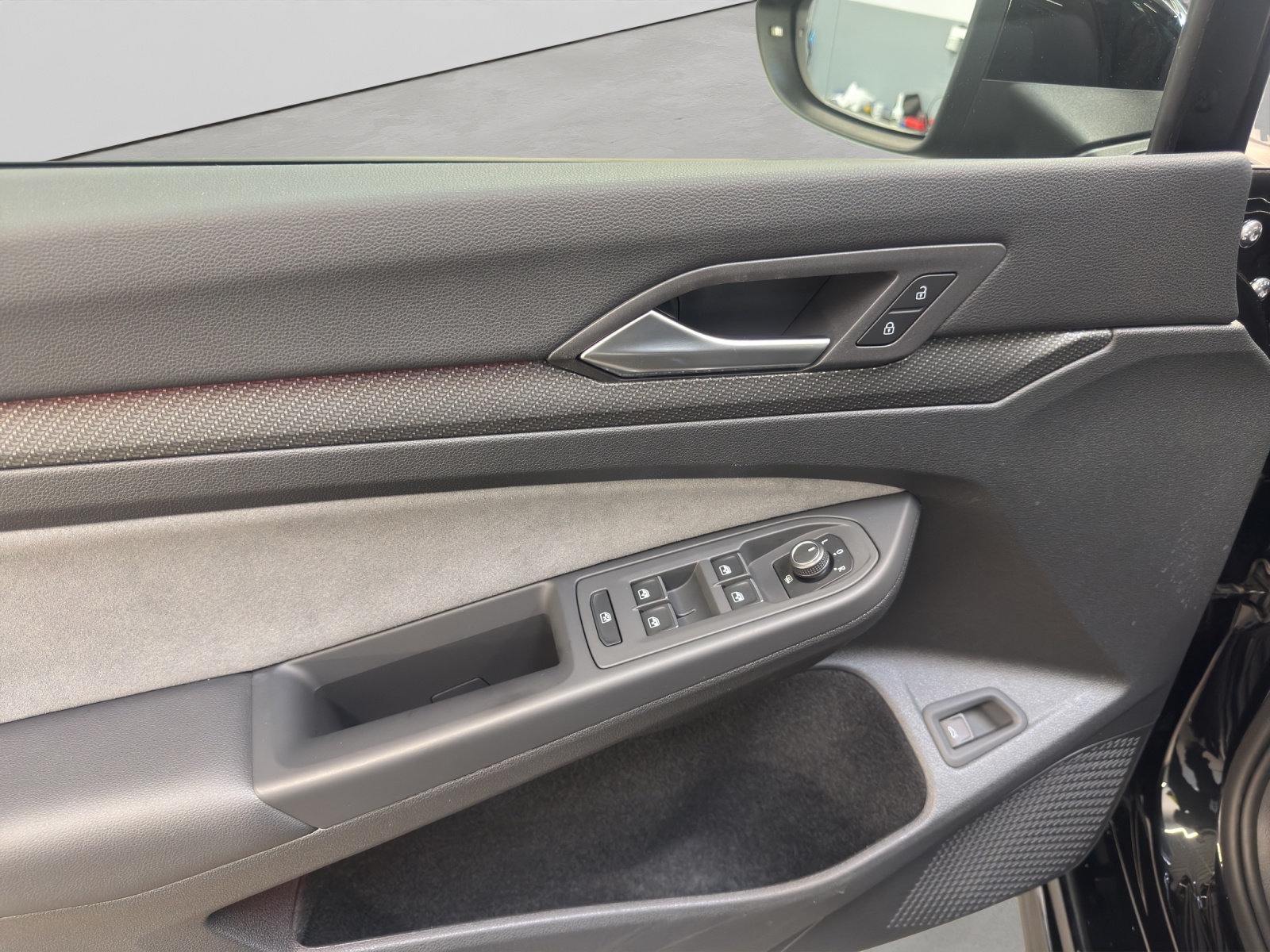 Golf 8 Variant TSI DSG R-Line LED ACC Navi AHK Harmann-Kardon