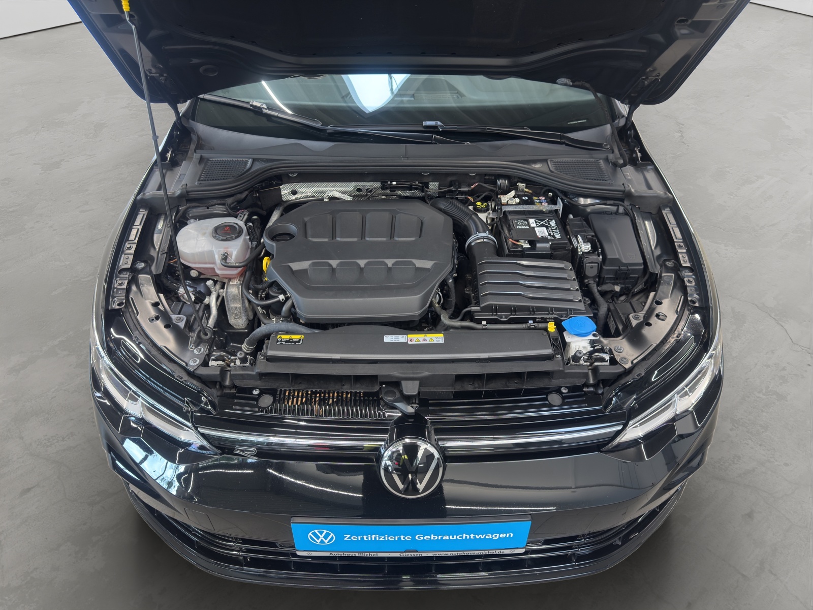 Golf 8 Variant TSI DSG R-Line LED ACC Navi AHK Harmann-Kardon