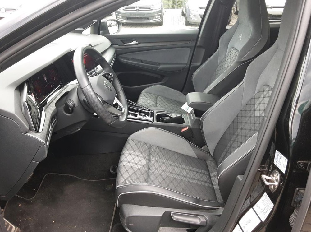 Golf 8 Variant TSI DSG R-Line LED ACC Navi AHK Harmann-Kardon